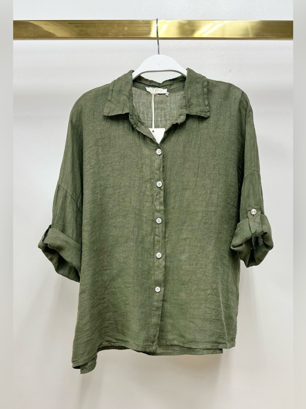 (113009-ARM) BUTTON DOWN ROLL TAB SLEEVE LINEN TOP